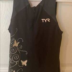 TYR Tri top